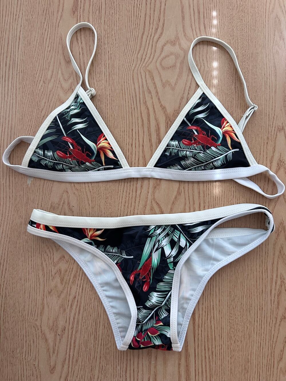 B45 New Women's 2Pc Tropical 🌴 Lobster 🦞 Print Swimsuit Bikini Set Size Medium